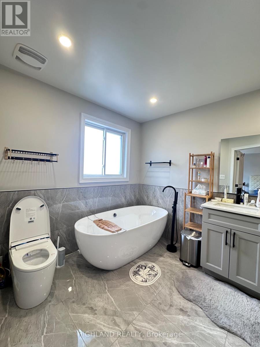 5321 Applegarth Drive, Burlington (Orchard), Ontario  L7L 7E4 - Photo 9 - W12121640