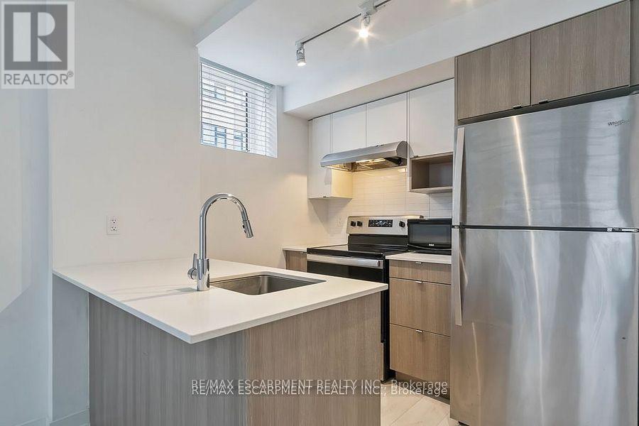 817 - 1133 Cooke Boulevard, Burlington, Ontario  L7T 0C3 - Photo 10 - W12121642