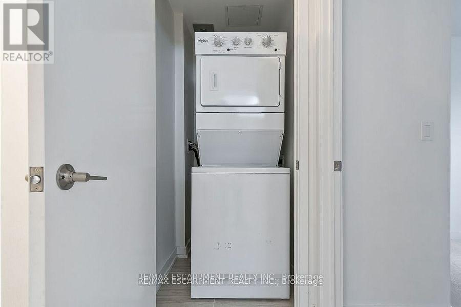 817 - 1133 Cooke Boulevard, Burlington, Ontario  L7T 0C3 - Photo 9 - W12121642
