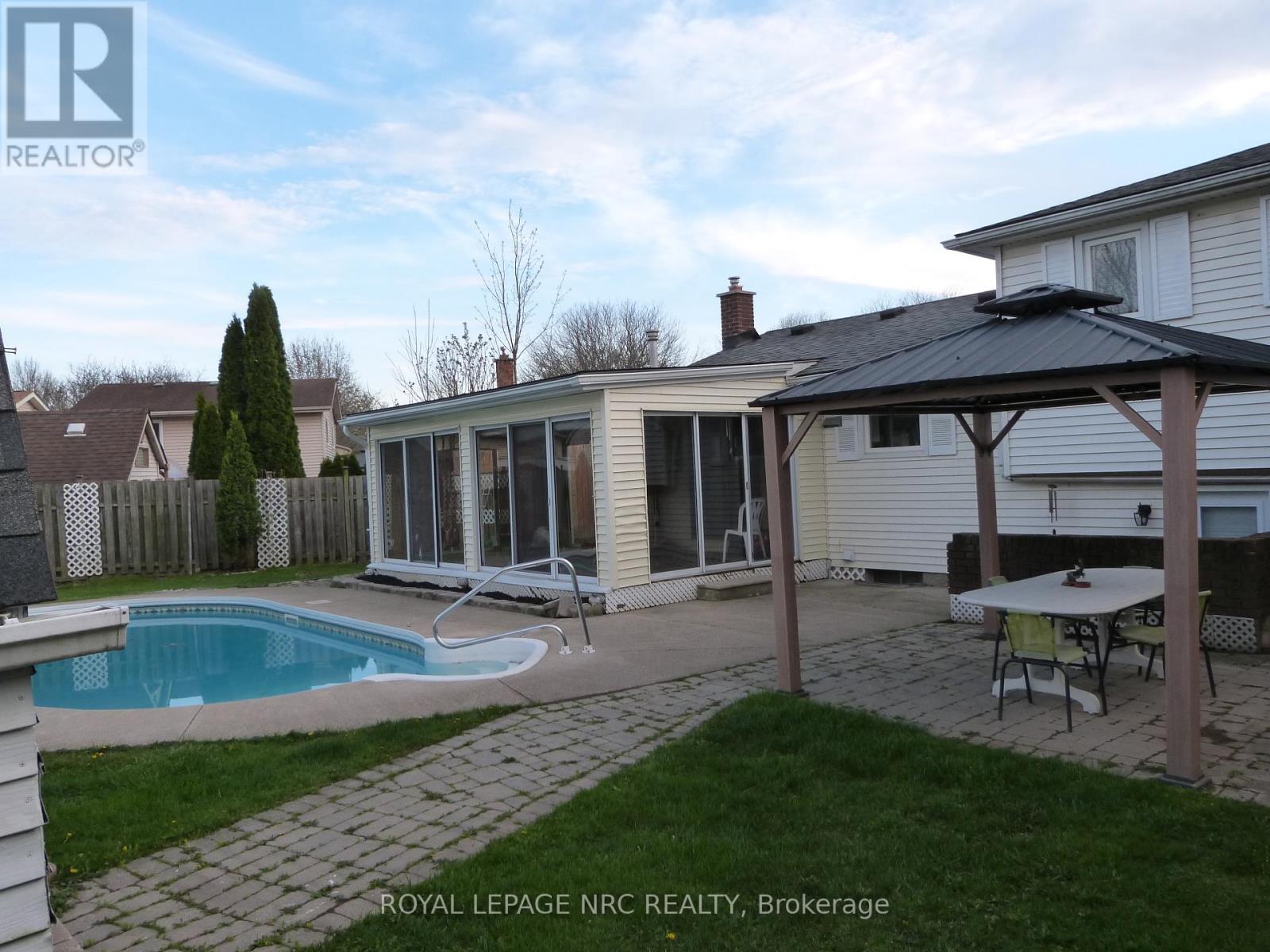 7404 Sandy Court, Niagara Falls, Ontario  L2G 7R3 - Photo 3 - X12121672
