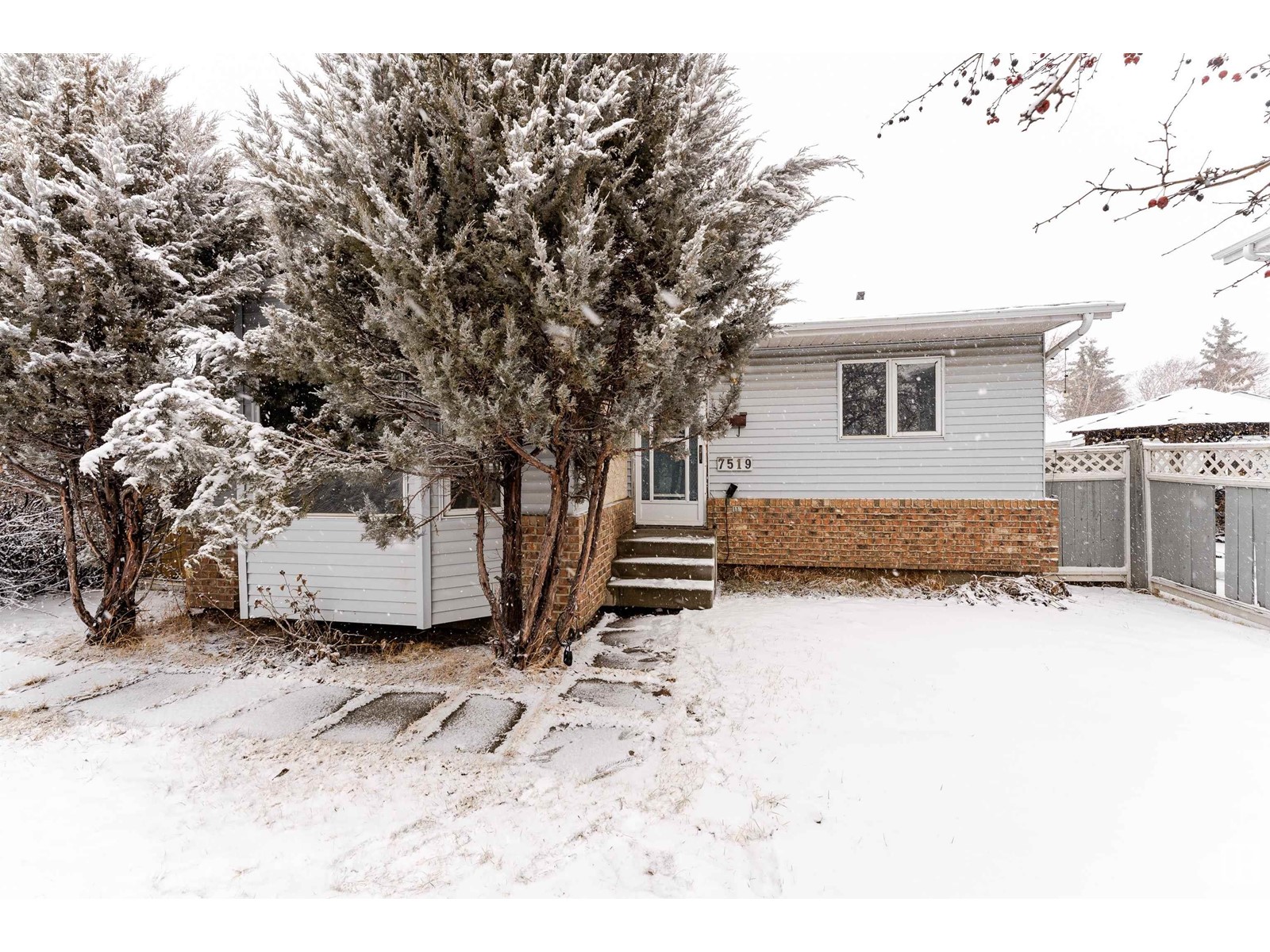 7519 189 ST NW, edmonton, Alberta