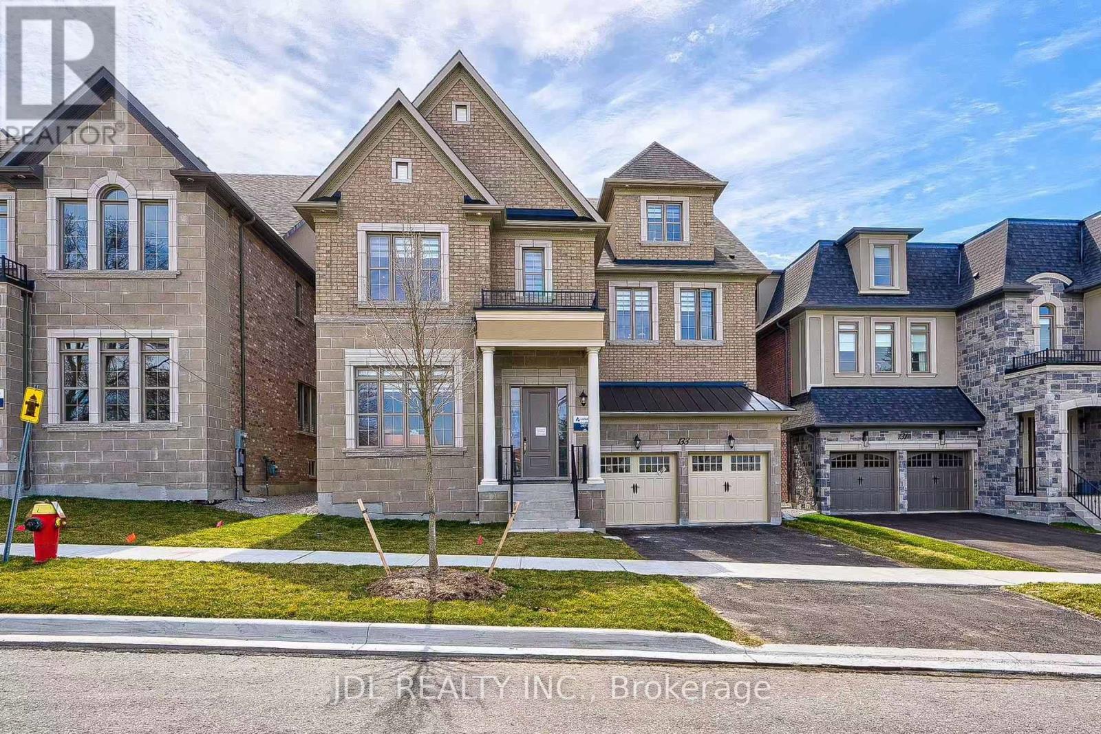 Room E - 133 Hillsview Drive, Richmond Hill (Observatory), Ontario  L4C 2R4 - Photo 8 - N12121680
