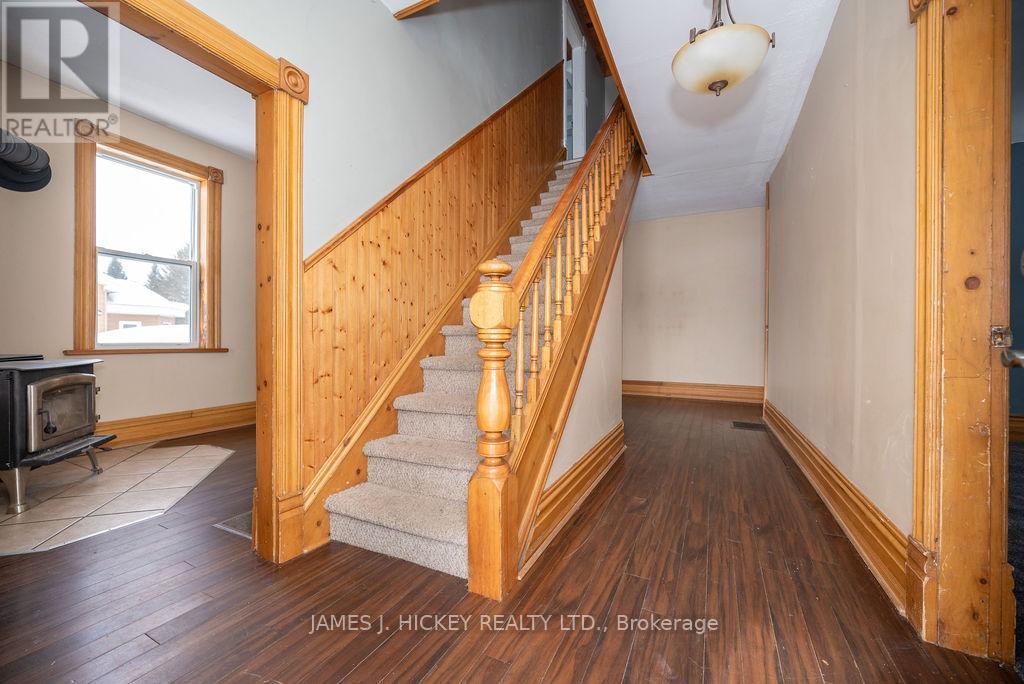 20 Main Street, Laurentian Hills, Ontario  K0J 1J0 - Photo 14 - X11961333