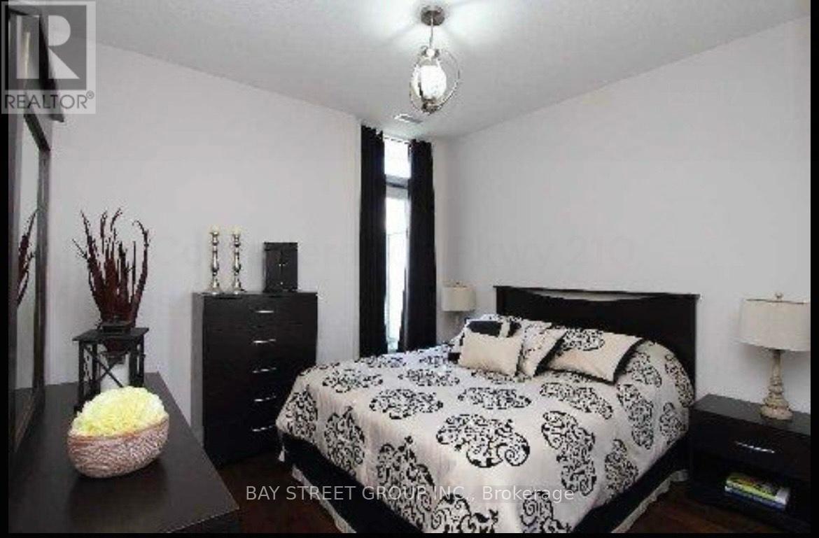 210 - 4070 Confederation Parkway, Mississauga, Ontario  L5B 0E9 - Photo 6 - W12121669
