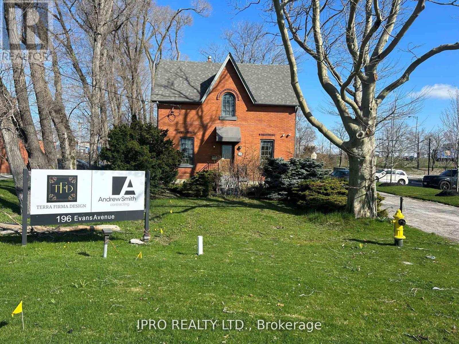 196 EVANS AVENUE, Toronto, Ontario