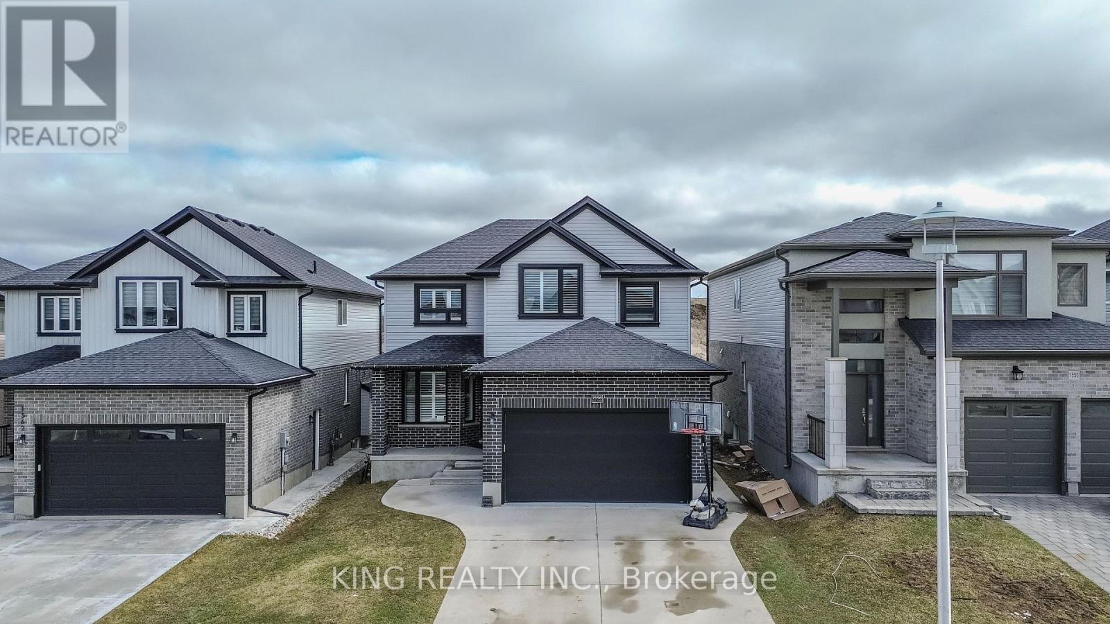 Property at 1556 DREW STREET image 1