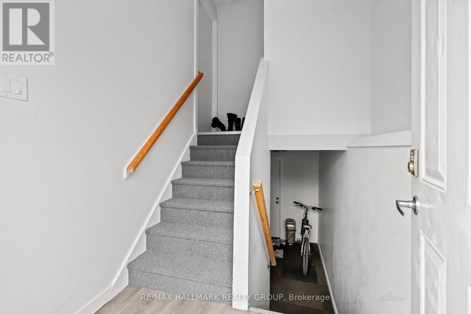 Property at 135 GLAMORGAN DRIVE image 3