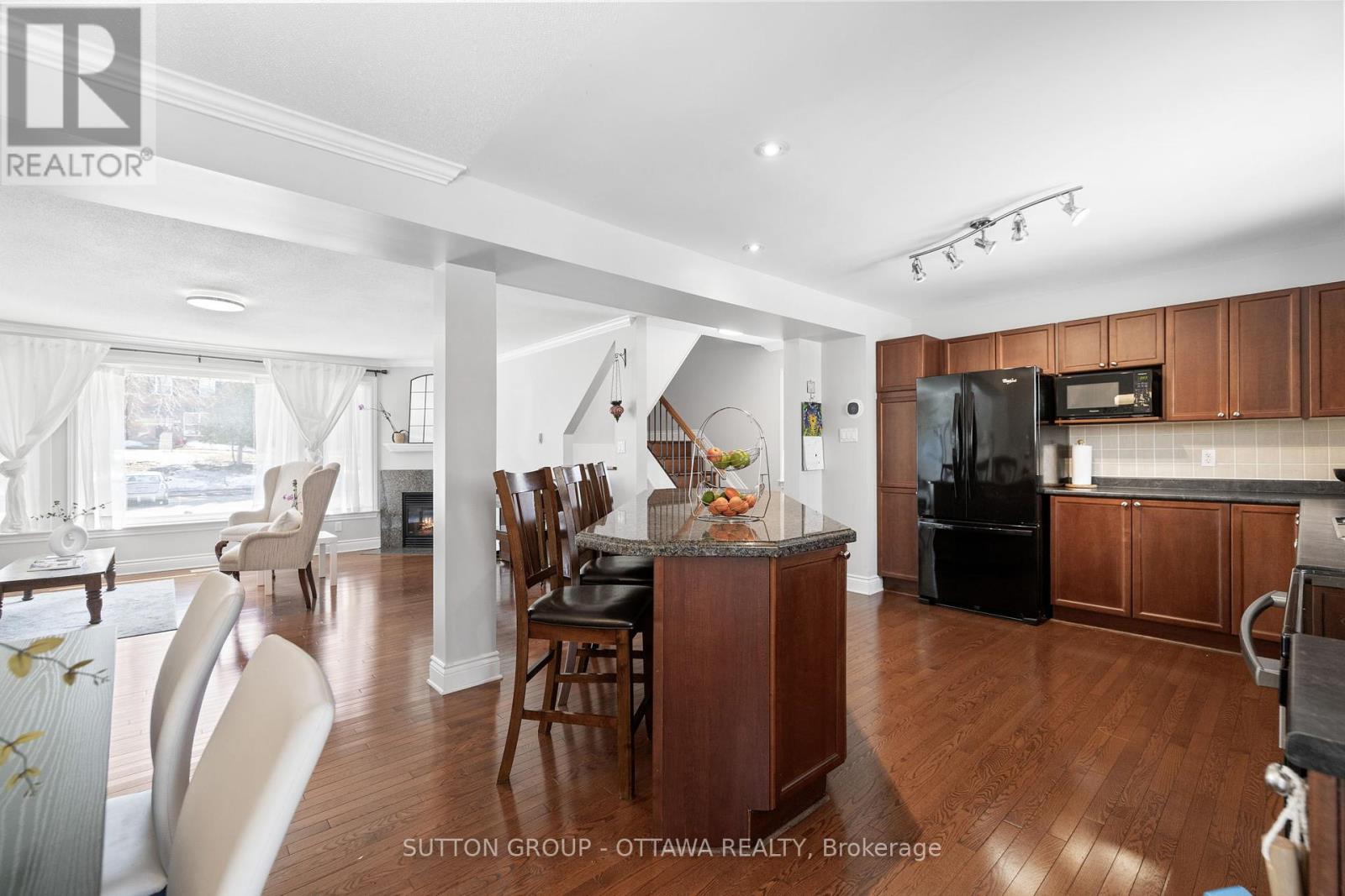 Property at 124 MONTEREY DRIVE image 3