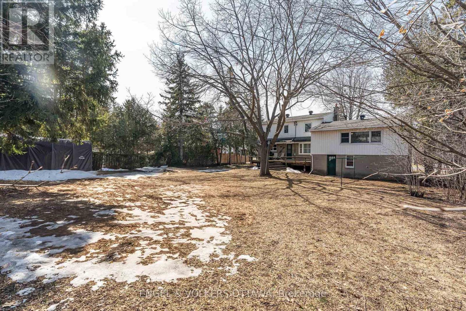 23 Trillium Avenue, Ottawa, Ontario  K2E 5M8 - Photo 9 - X12121702