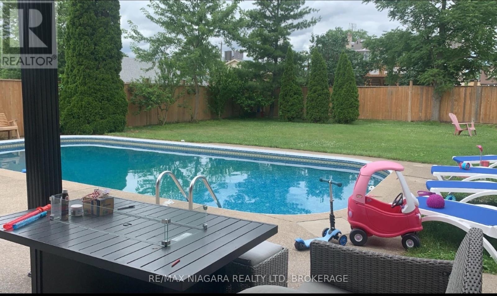 56 Maple Park Drive, Welland (Prince Charles), Ontario  L3C 3X6 - Photo 10 - X12121688