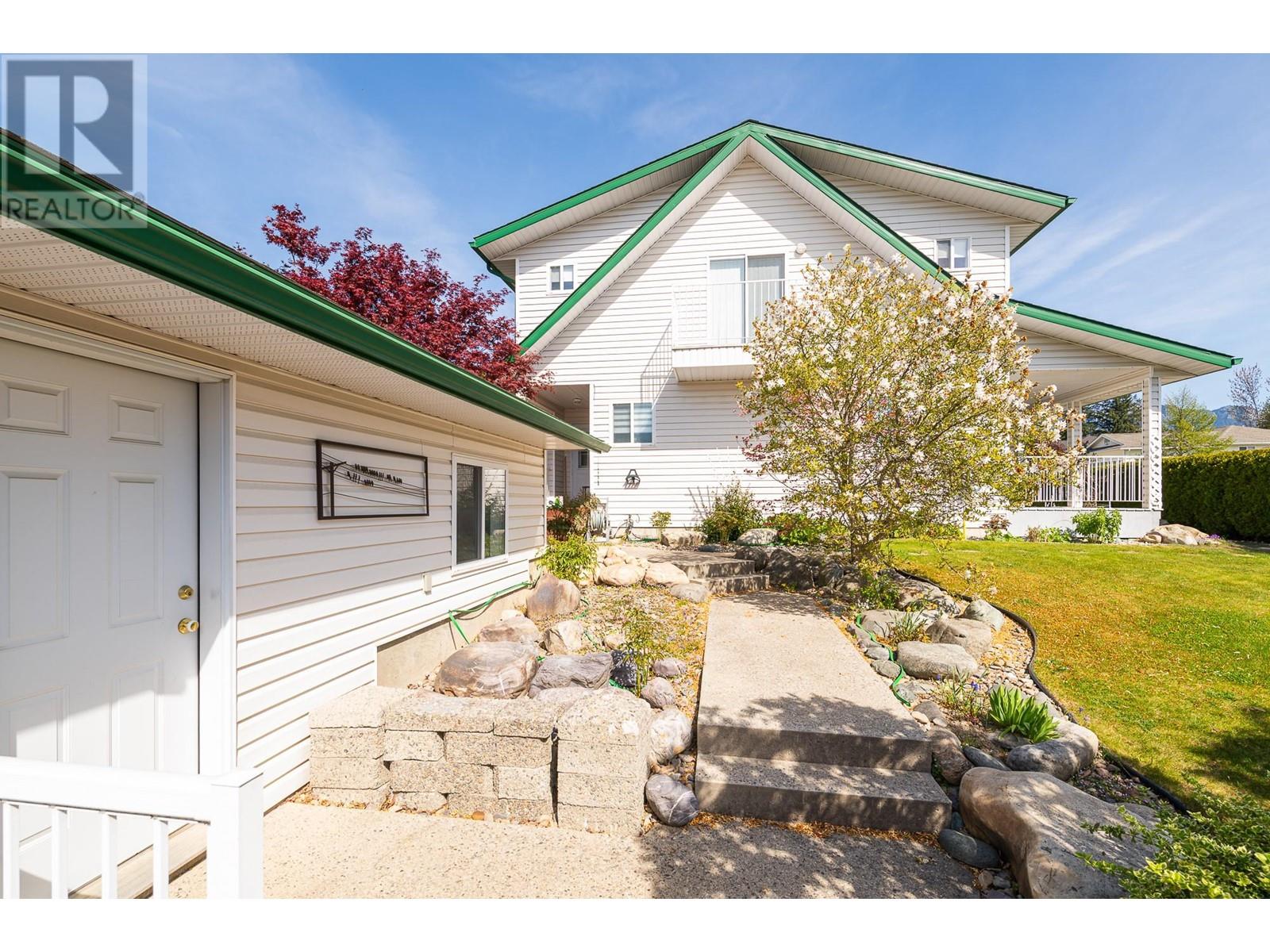 304 Dugan Street, Creston, British Columbia  V0B 1G3 - Photo 4 - 10332590