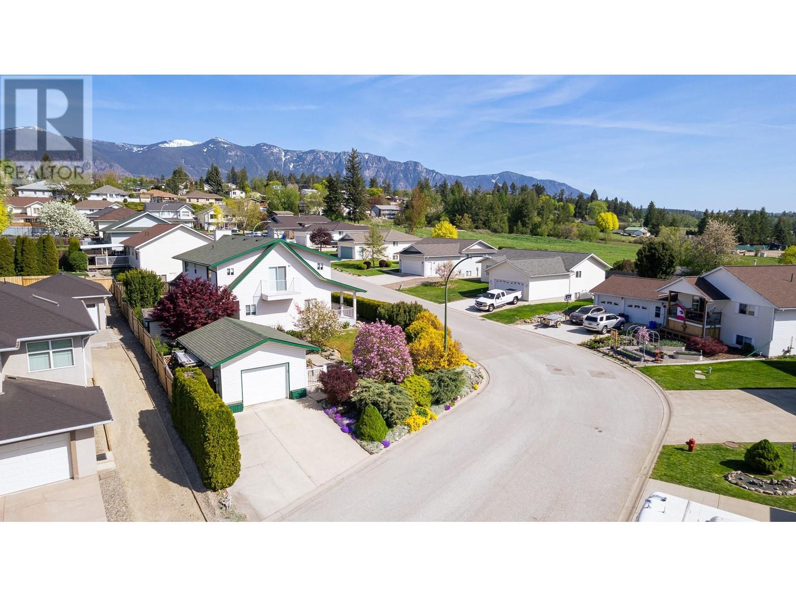 304 Dugan Street, Creston, British Columbia  V0B 1G3 - Photo 2 - 10332590