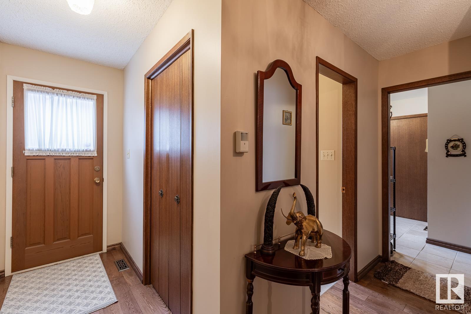 Property at 206 Wolf Willow CR NW image 5