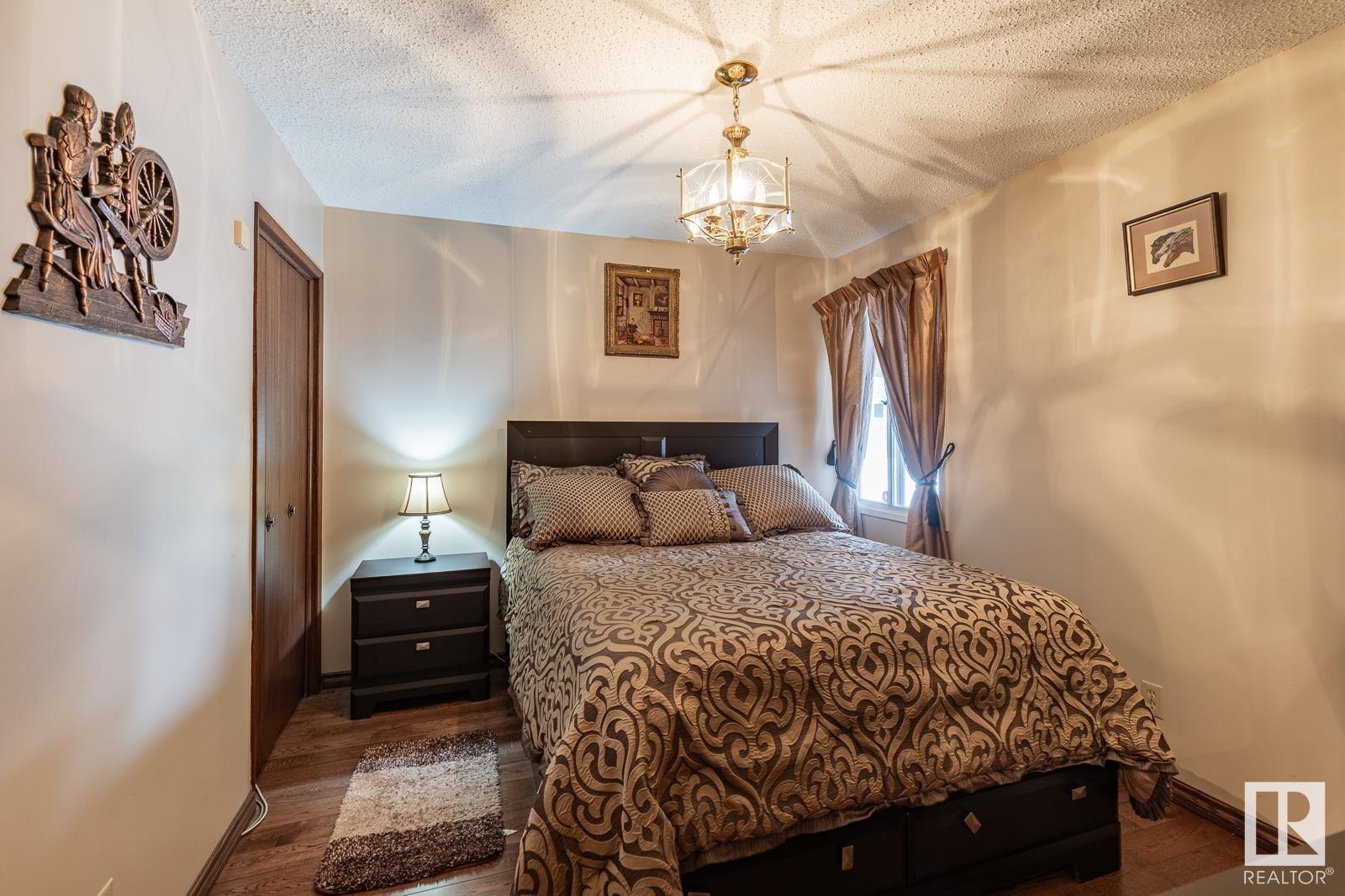 Property at 206 Wolf Willow CR NW image 2