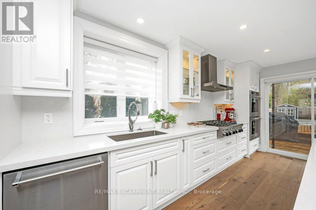 820 Cosburn Avenue, Toronto, Ontario  M4C 2W1 - Photo 12 - E12121729