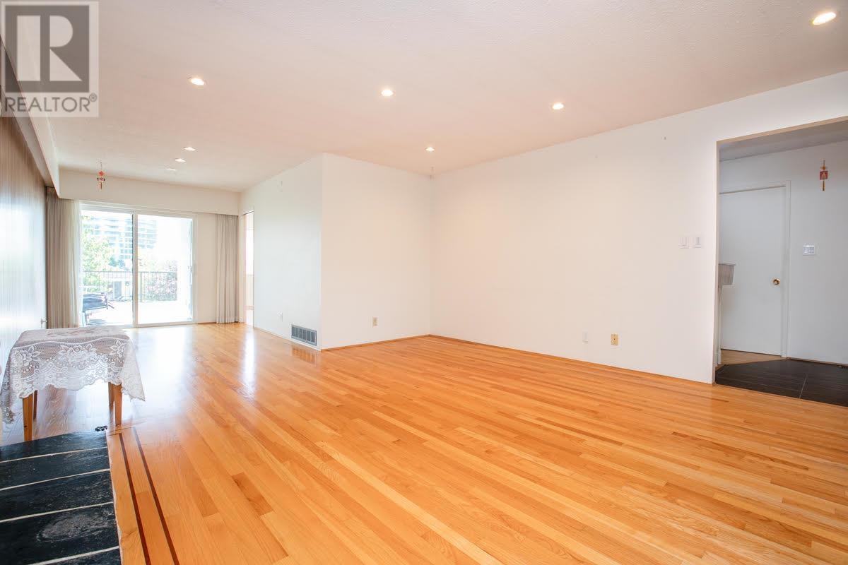 532 W 64th Avenue, Vancouver, British Columbia  V6P 2K9 - Photo 5 - R2997291