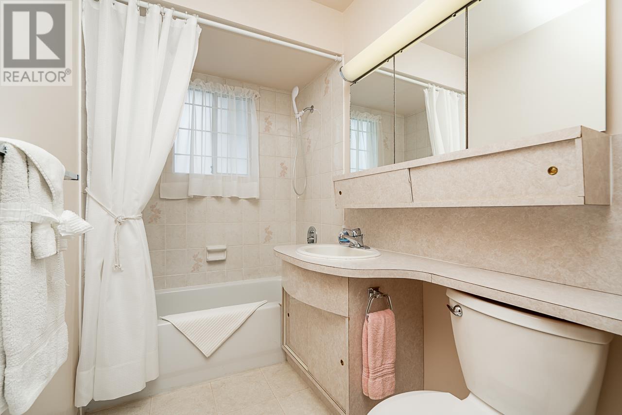 7766 Davies Street, Burnaby, British Columbia  V3N 3H4 - Photo 16 - R2997531