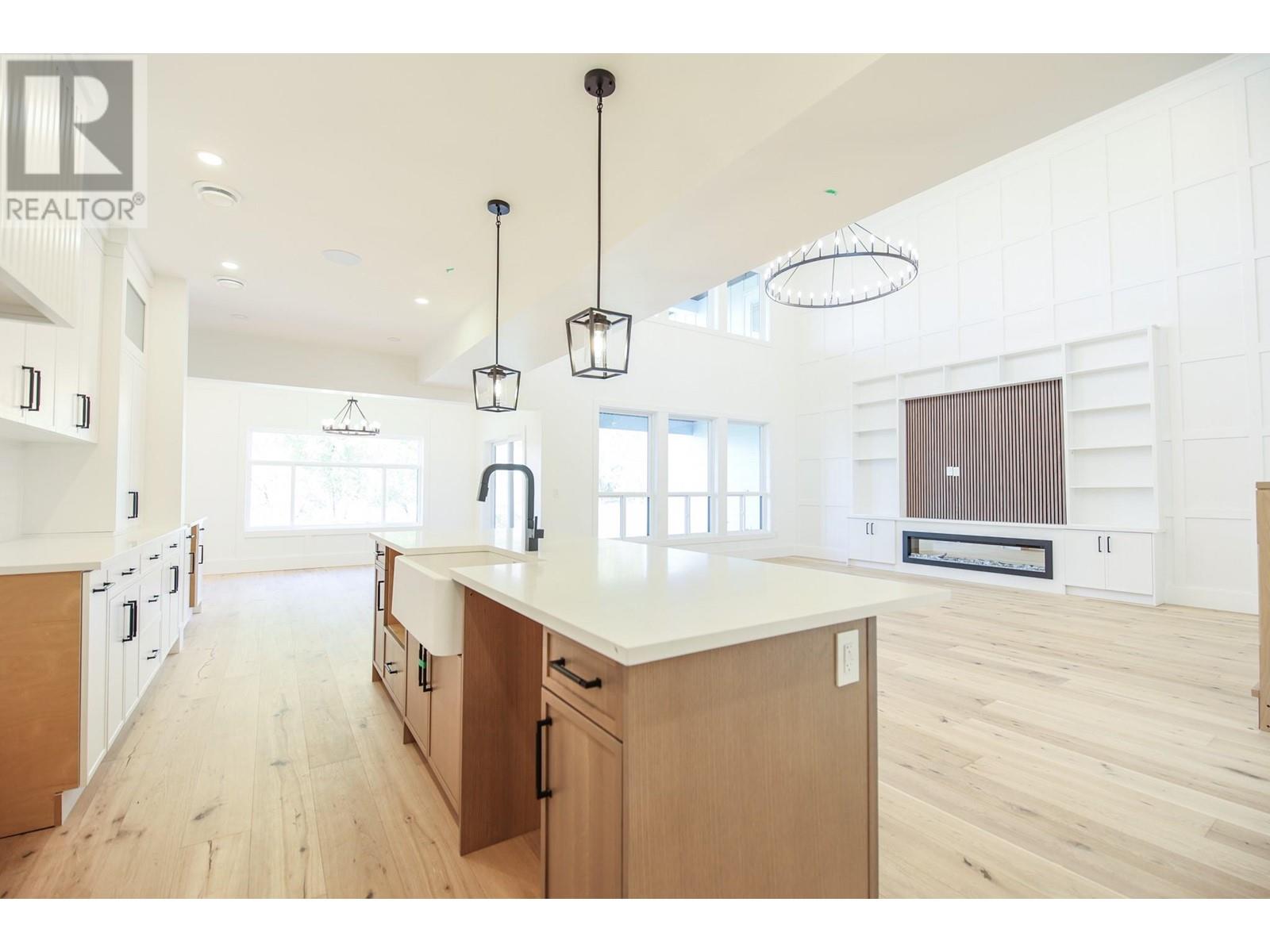 Property at 18 Chardonnay Court image 4