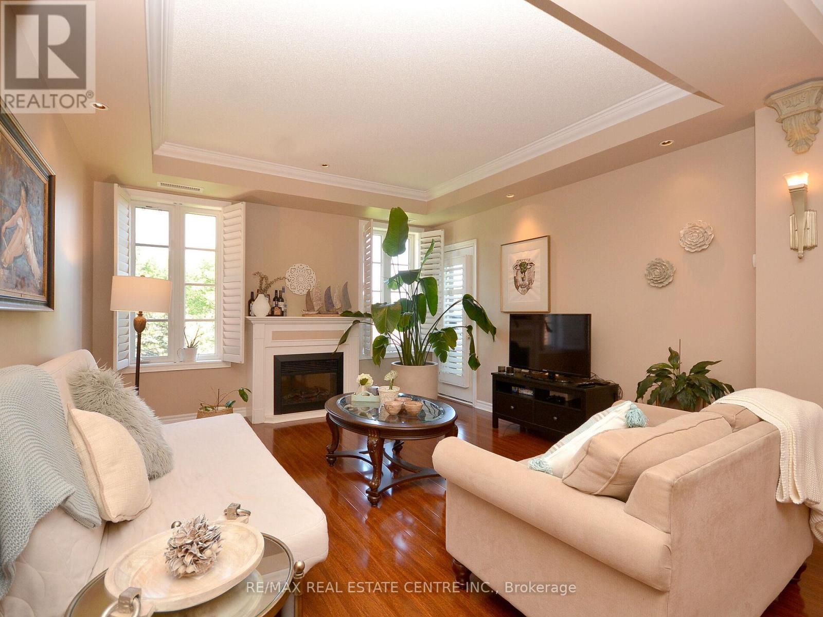 307 - 3351 Cawthra Road, Mississauga, Ontario  L5A 4N5 - Photo 7 - W12121717