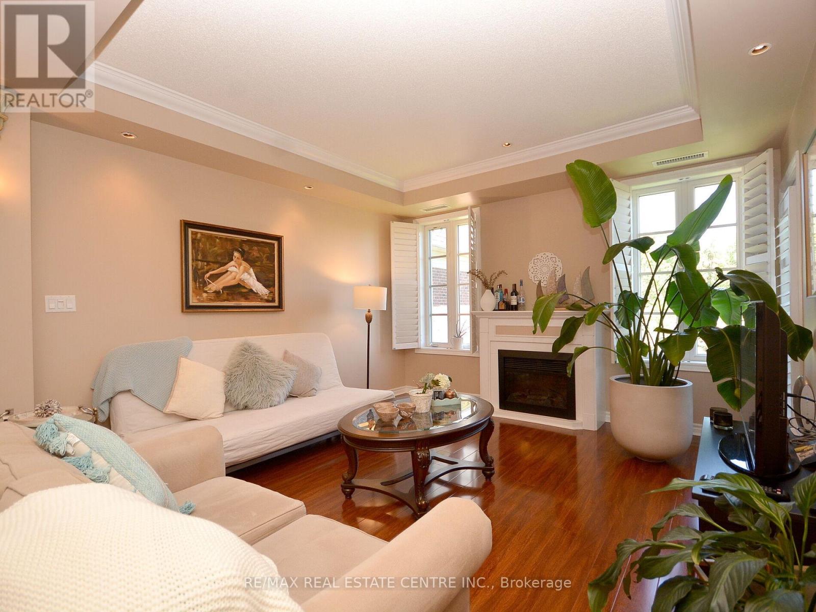 307 - 3351 Cawthra Road, Mississauga, Ontario  L5A 4N5 - Photo 8 - W12121717