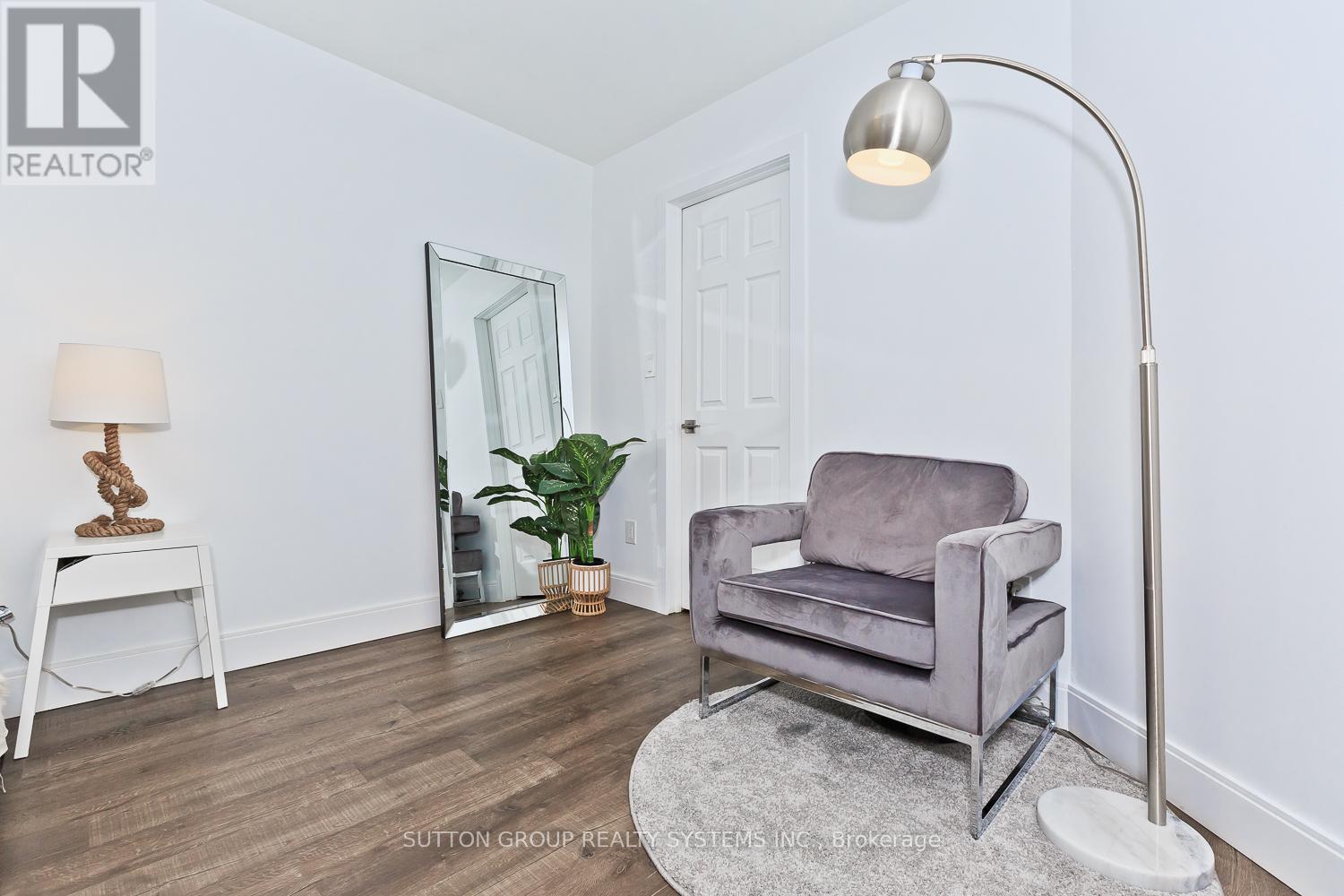 2106 Dunmore Avenue, Burlington, Ontario  L7L 6V9 - Photo 19 - W12121719