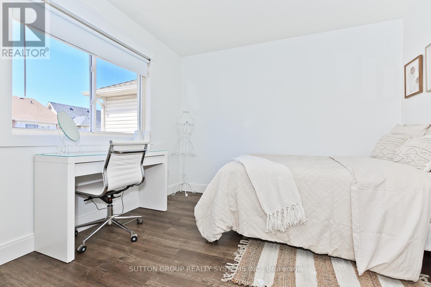 2106 Dunmore Avenue, Burlington, Ontario  L7L 6V9 - Photo 23 - W12121719