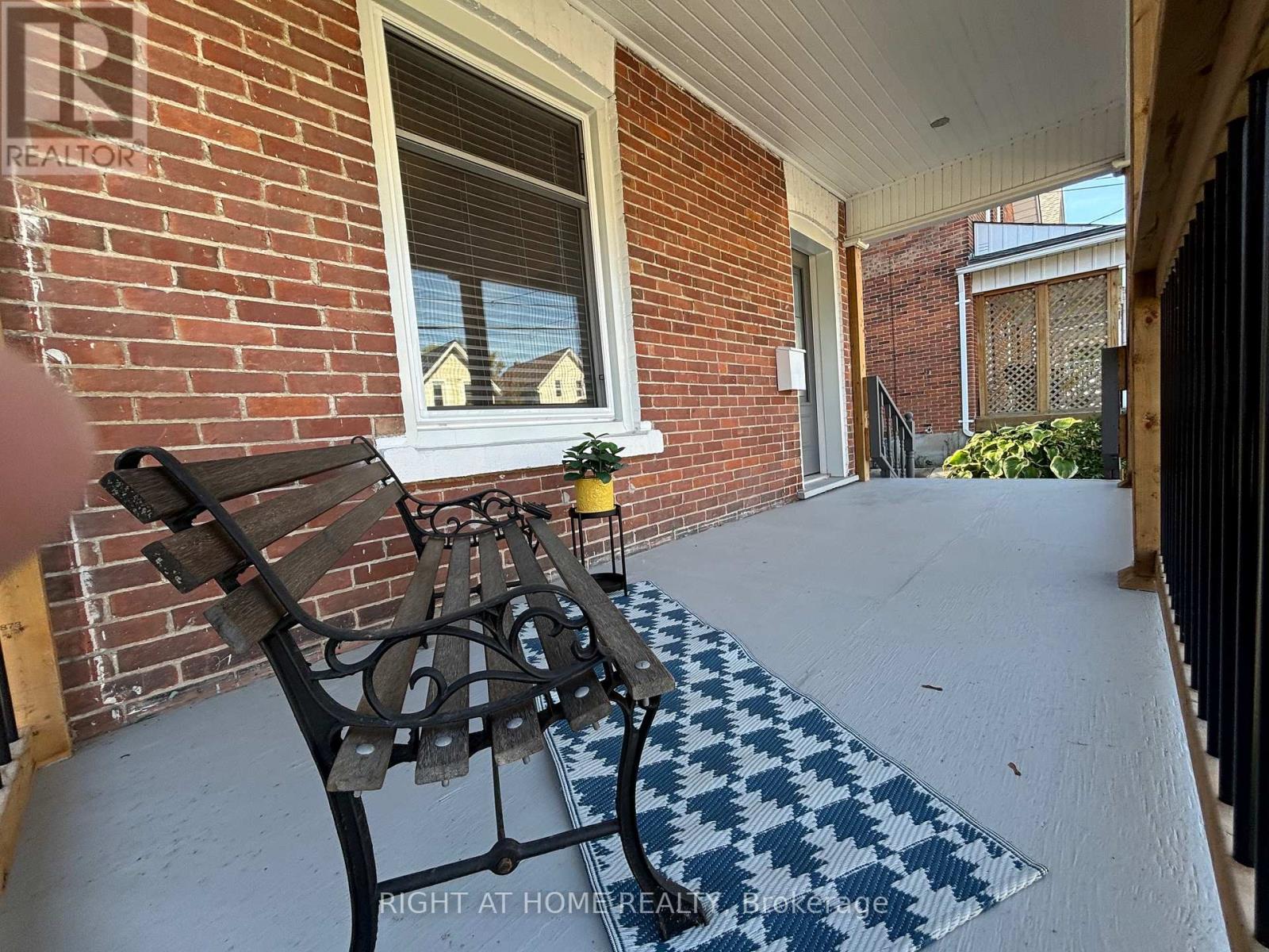 Property at 121 DURHAM STREET W image 3