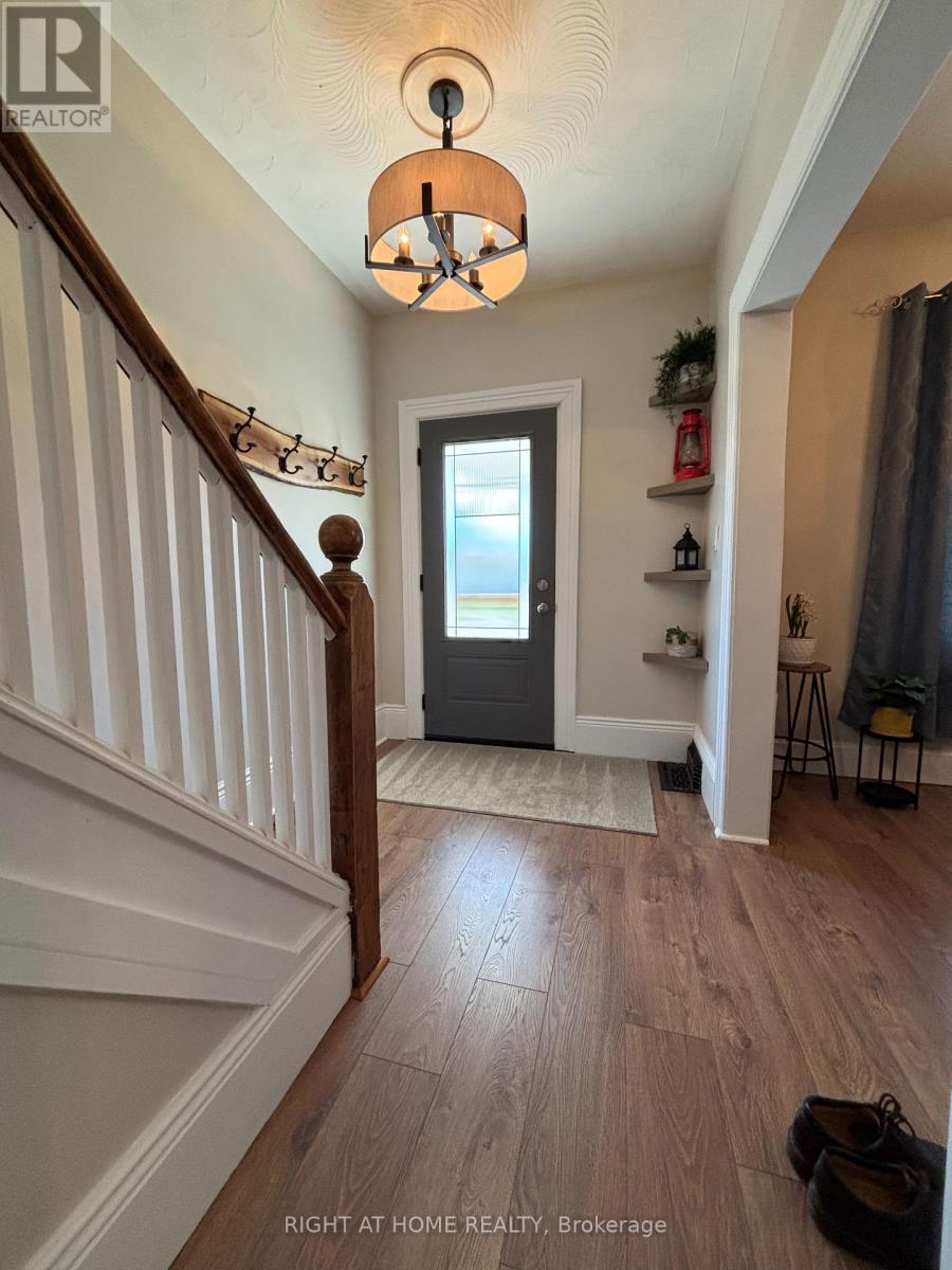 Property at 121 DURHAM STREET W image 5