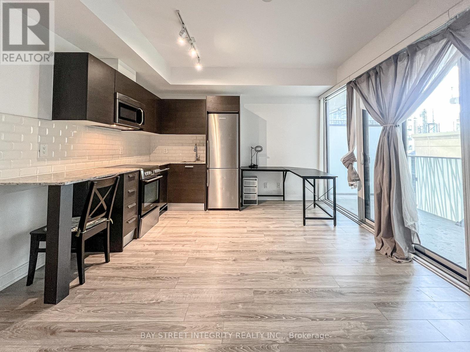 706 - 42 Charles Street E, Toronto, Ontario  M4Y 1N3 - Photo 2 - C12121739