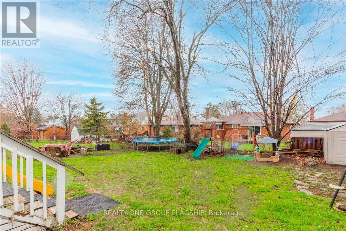 52 Highcroft Road, Barrie, Ontario  L4N 2X7 - Photo 2 - S12121751