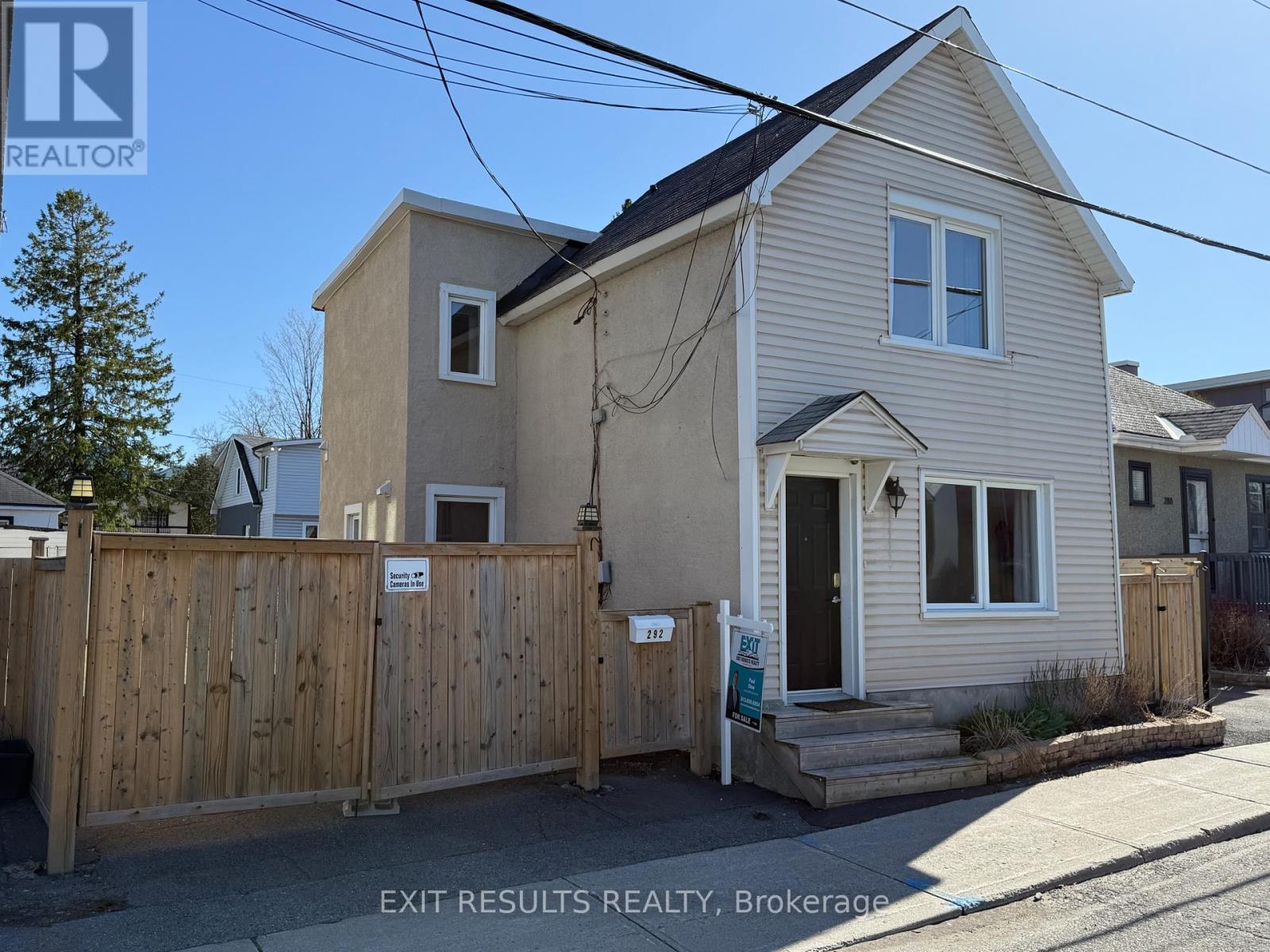 Property at 292 RICHELIEU AVENUE image 2