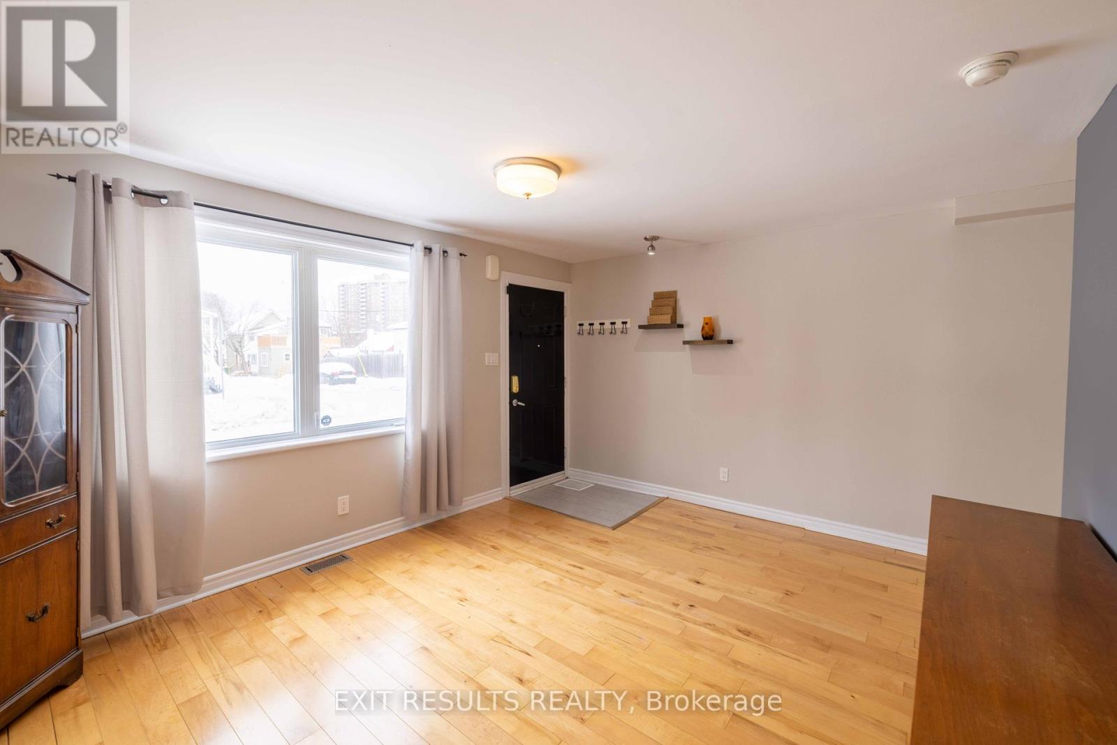 Property at 292 RICHELIEU AVENUE image 4