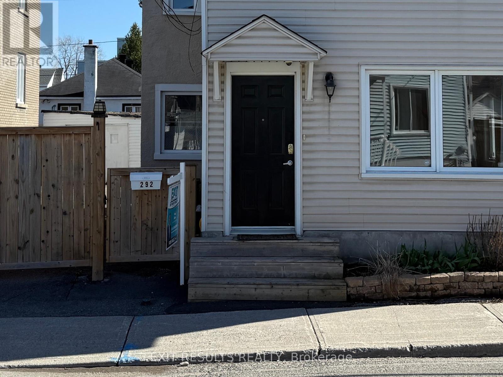 Property at 292 RICHELIEU AVENUE image 3