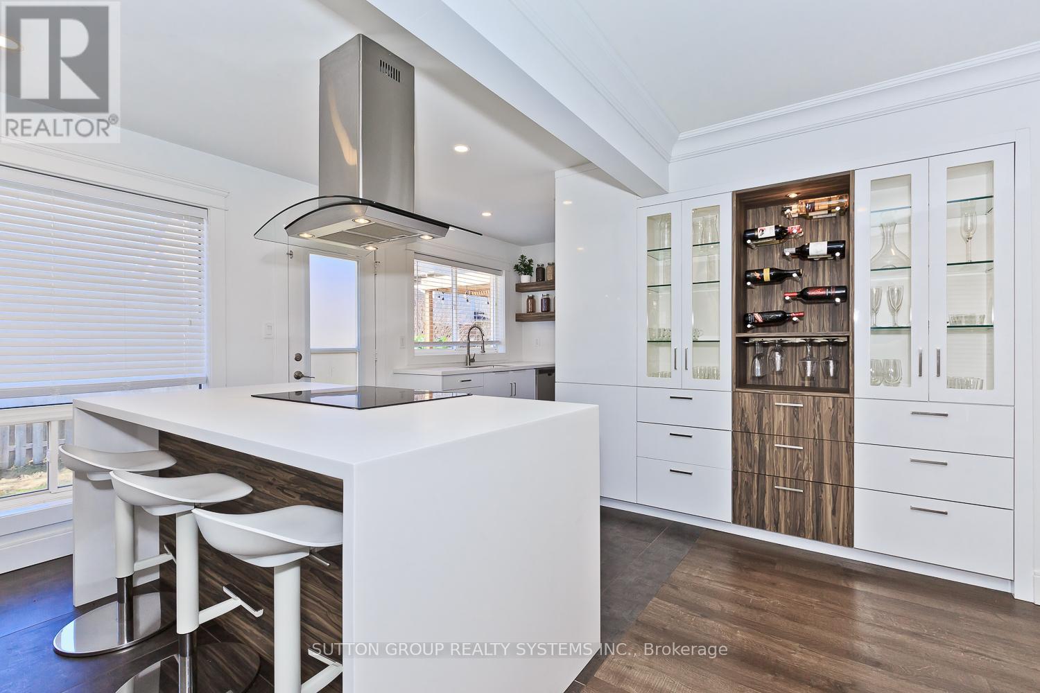 2106 Dunmore Avenue, Burlington, Ontario  L7L 6V9 - Photo 10 - W12121730