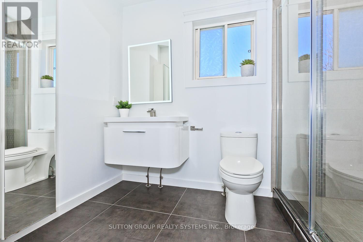 2106 Dunmore Avenue, Burlington, Ontario  L7L 6V9 - Photo 20 - W12121730