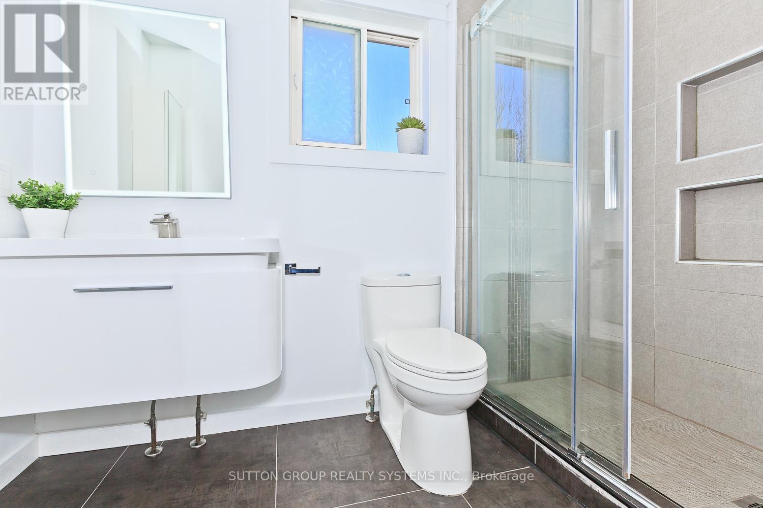 2106 Dunmore Avenue, Burlington, Ontario  L7L 6V9 - Photo 21 - W12121730
