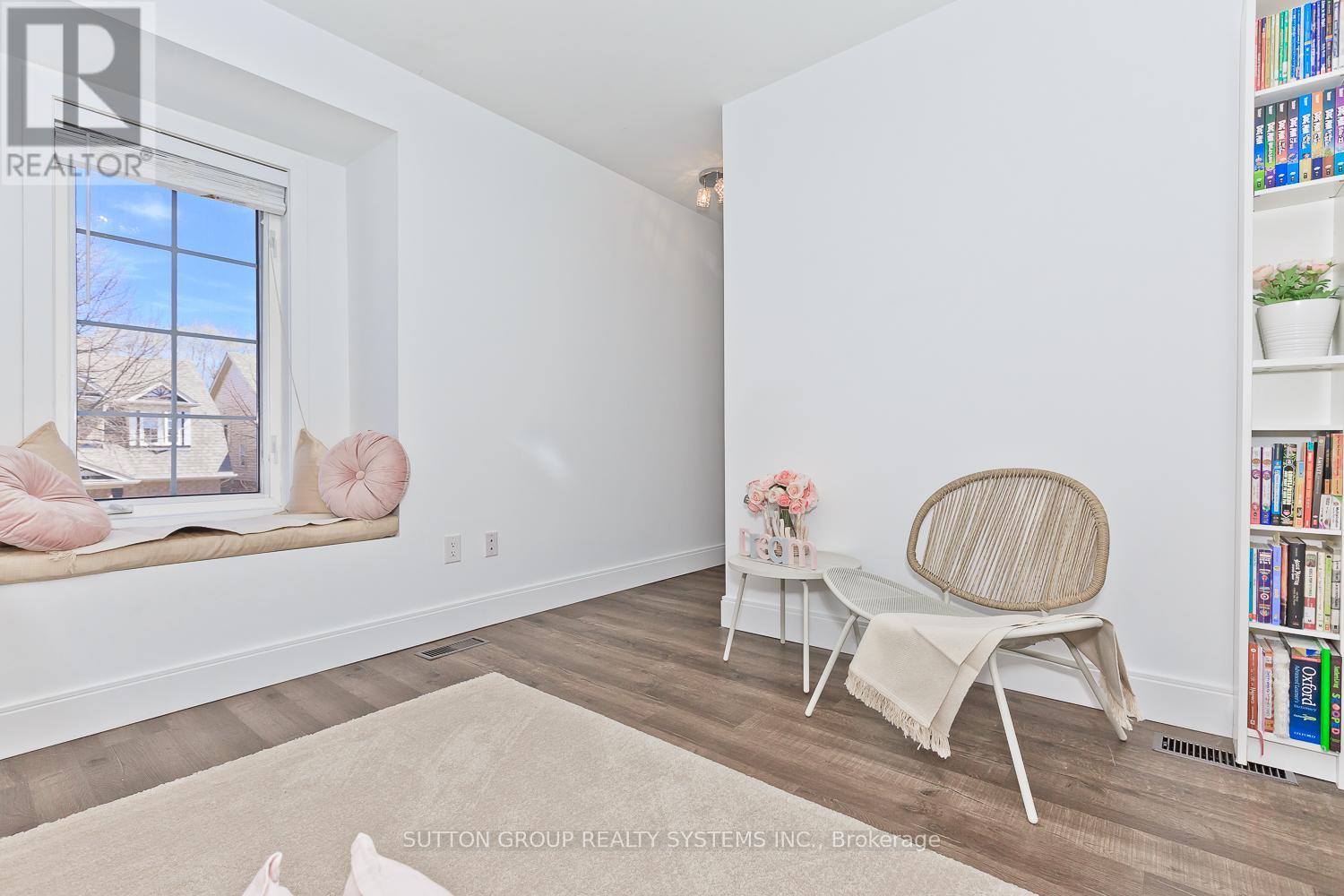 2106 Dunmore Avenue, Burlington, Ontario  L7L 6V9 - Photo 25 - W12121730