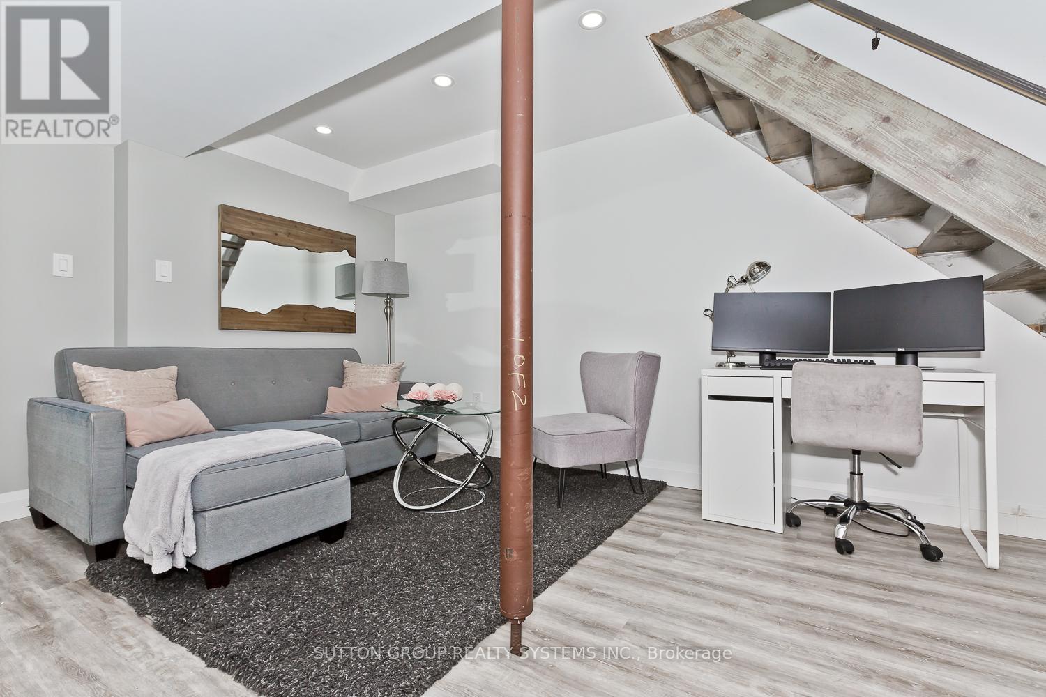 2106 Dunmore Avenue, Burlington, Ontario  L7L 6V9 - Photo 29 - W12121730