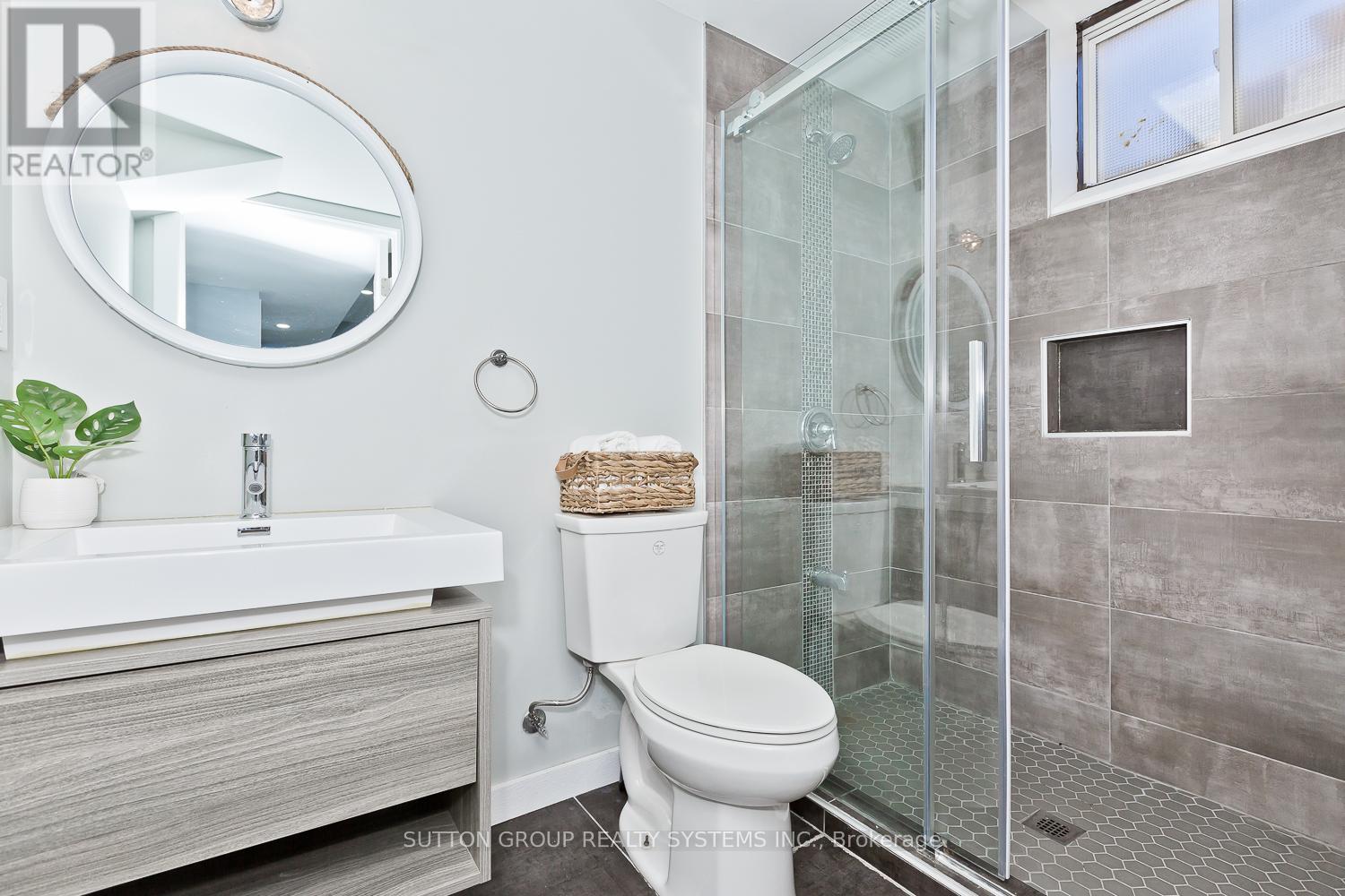 2106 Dunmore Avenue, Burlington, Ontario  L7L 6V9 - Photo 33 - W12121730