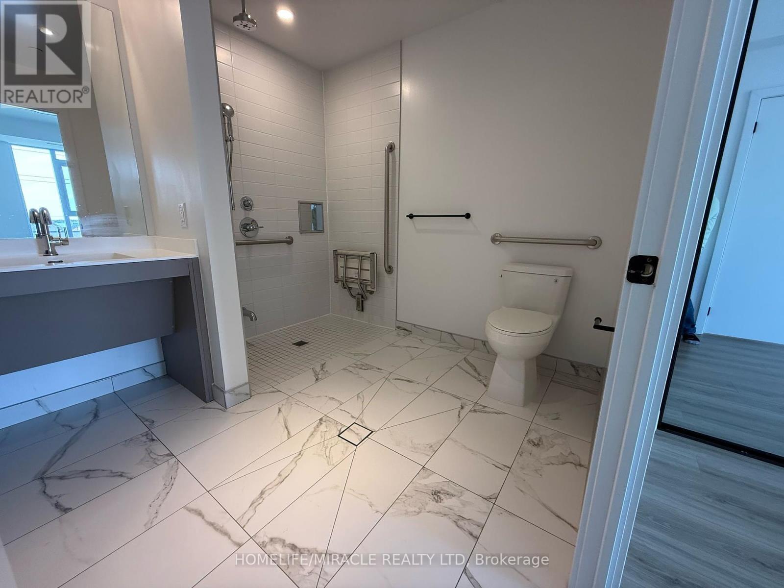 306 - 10 Lagerfeld Drive, Brampton (Northwest Brampton), Ontario  L7A 5L3 - Photo 11 - W12121758
