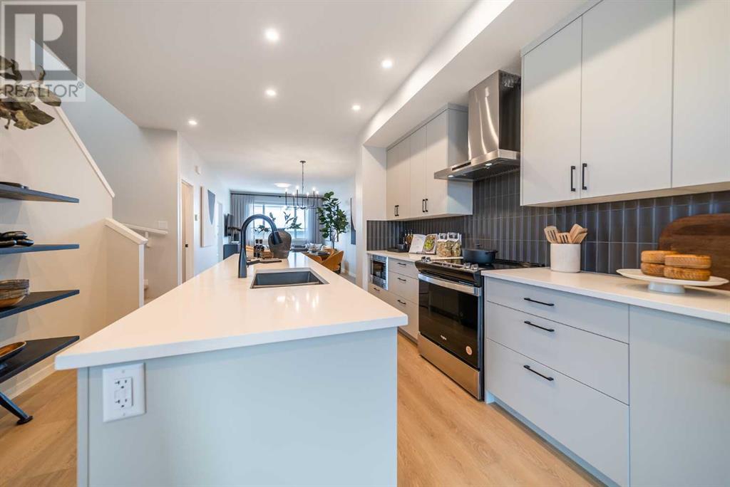 584 Rowmont Boulevard Nw, Calgary, Alberta  T3L 0L6 - Photo 5 - A2213451