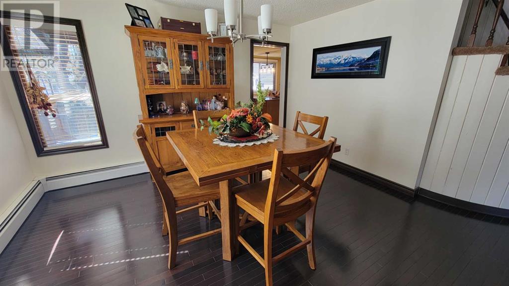 Property at 1410 53 Street image 4