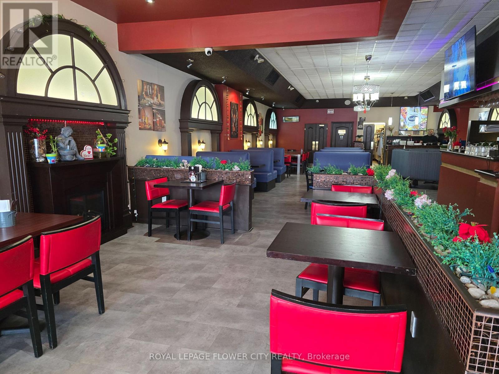 380 Lakeshore Road, Mississauga, Ontario  L5G 1H5 - Photo 4 - W12049912
