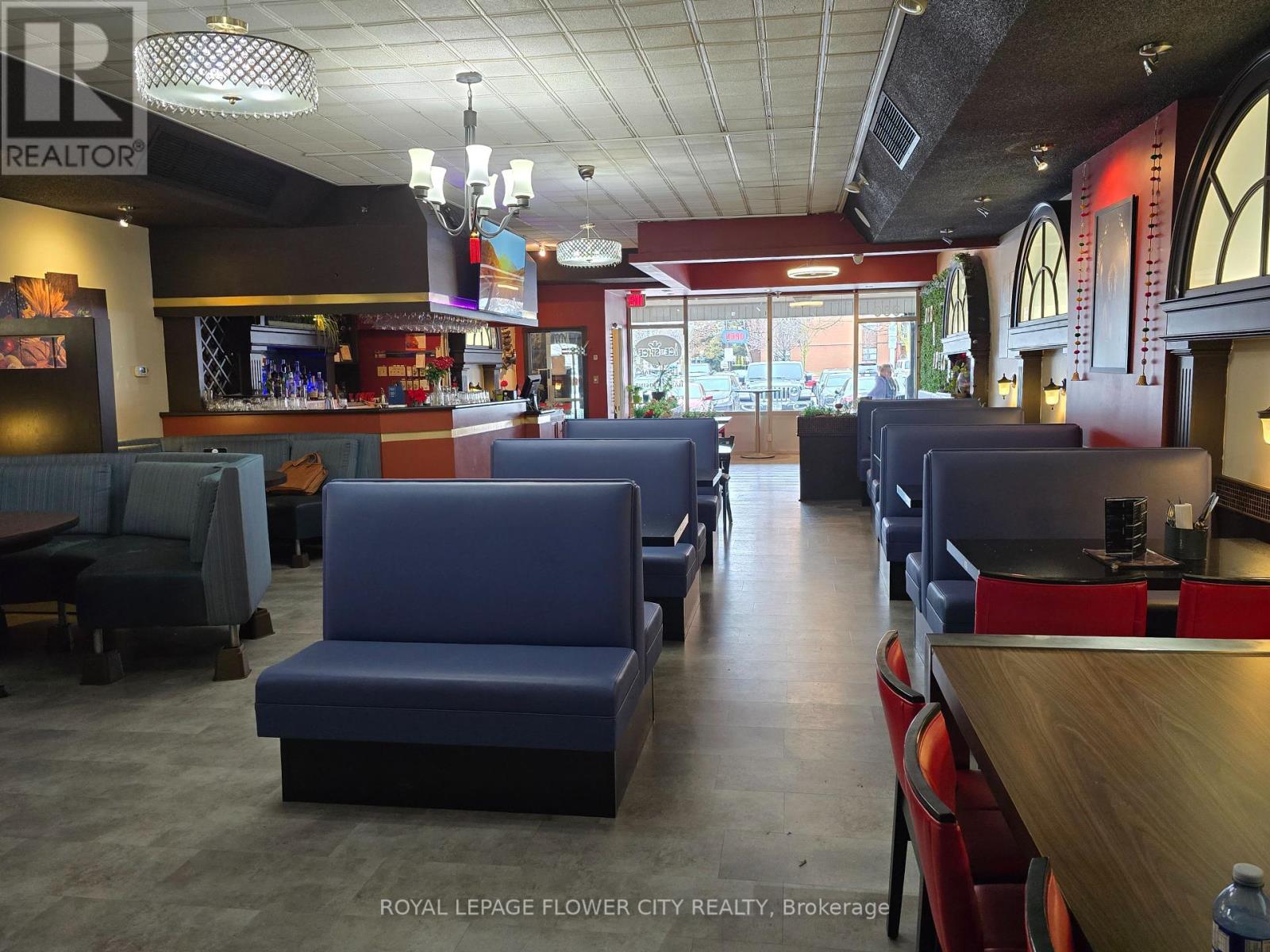 Property at 380 LAKESHORE ROAD image 1