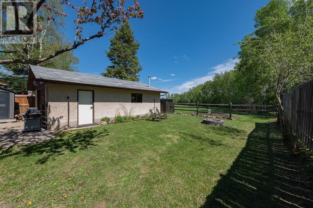 Property at 128 Ermine Crescent image 4