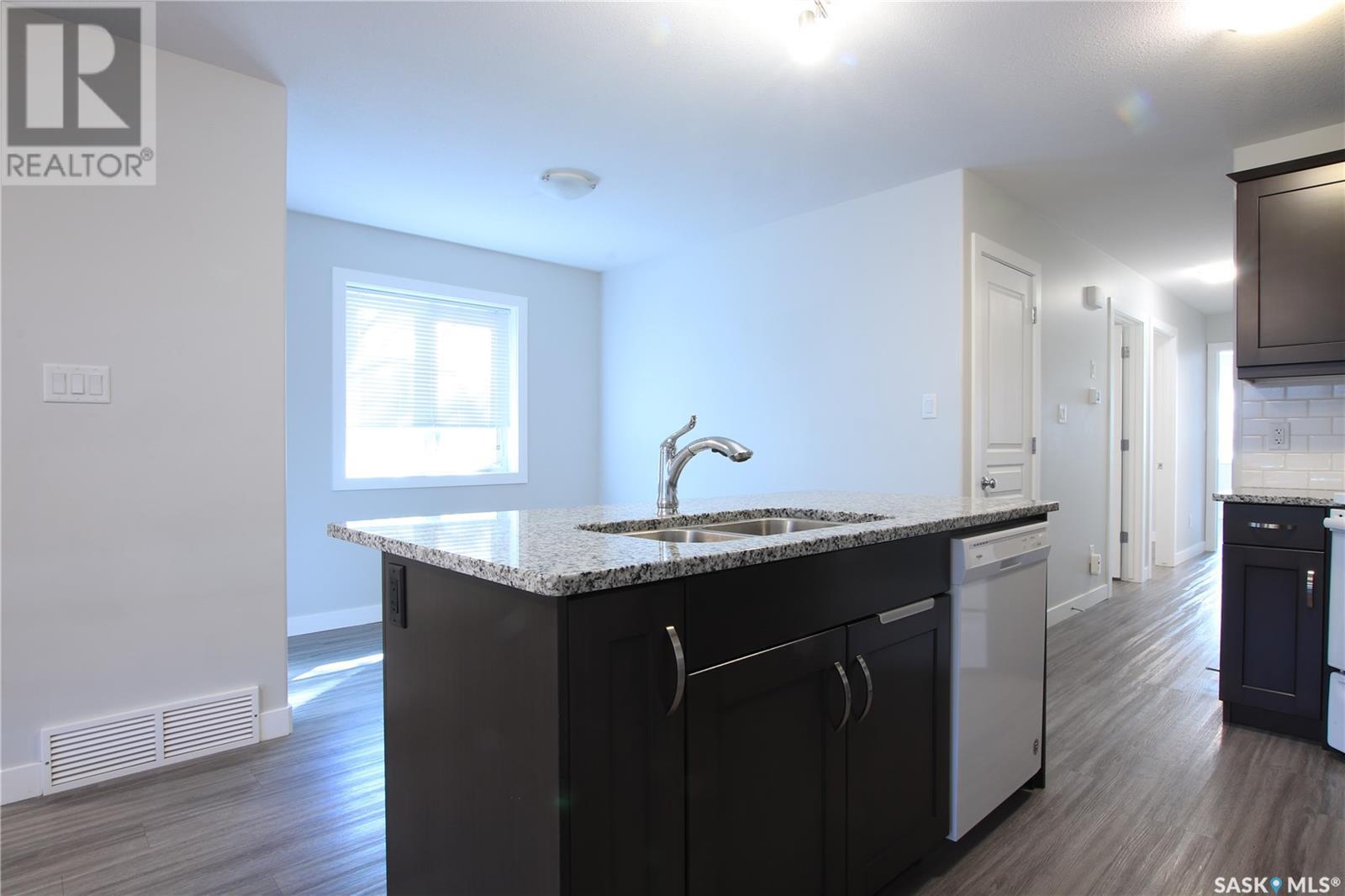 374 Wascana Street, Regina, Saskatchewan  S4R 4H9 - Photo 7 - SK999912
