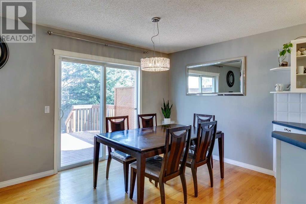 90 Cougarstone Circle Sw, Calgary, Alberta  T3H 4W7 - Photo 17 - A2213051