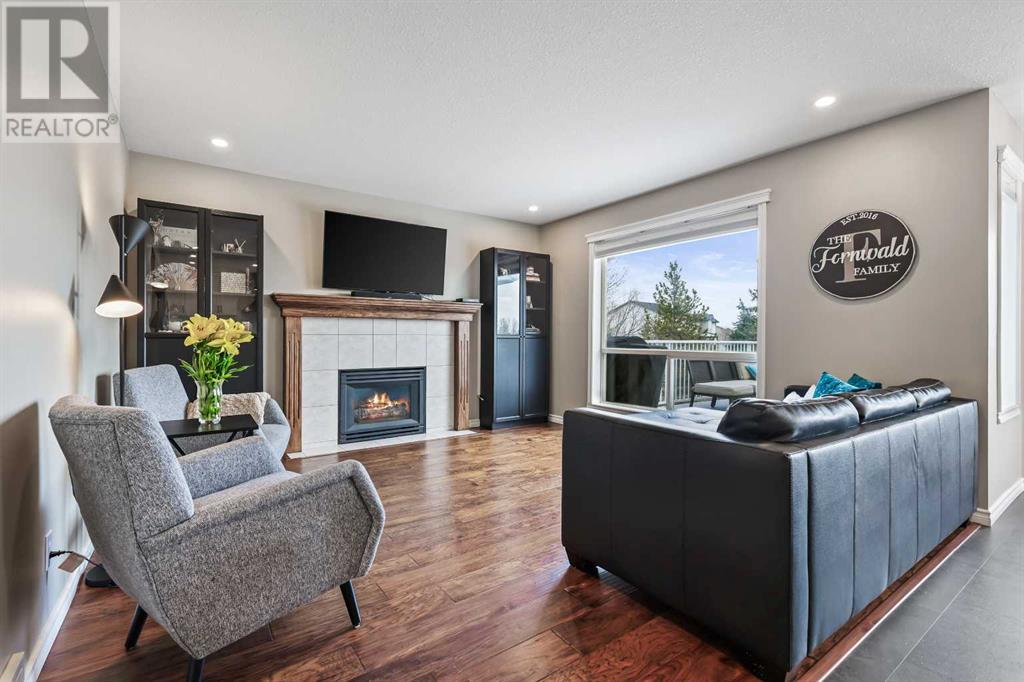 238 Somerside Green Sw, Calgary, Alberta  T2Y 3G7 - Photo 3 - A2211830