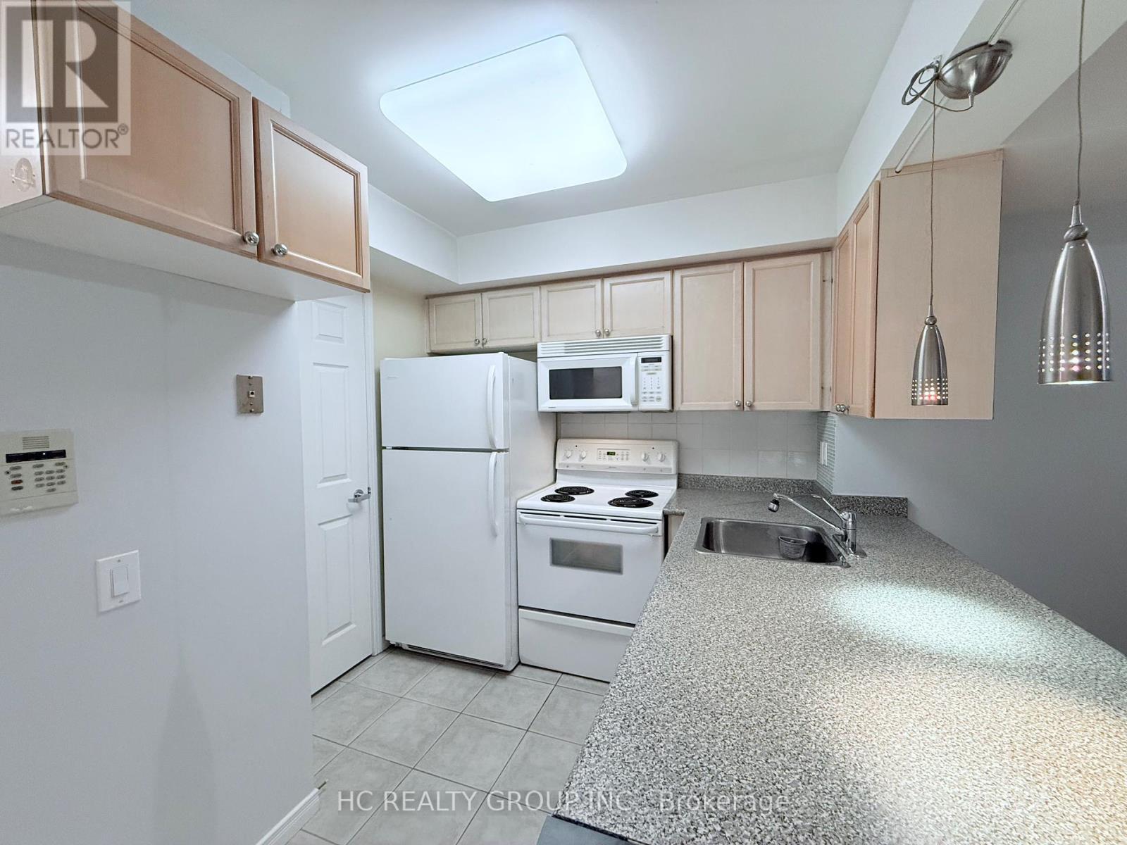 801 - 30 Harrison Garden Boulevard, Toronto (Willowdale East), Ontario  M2N 7A9 - Photo 2 - C12121789