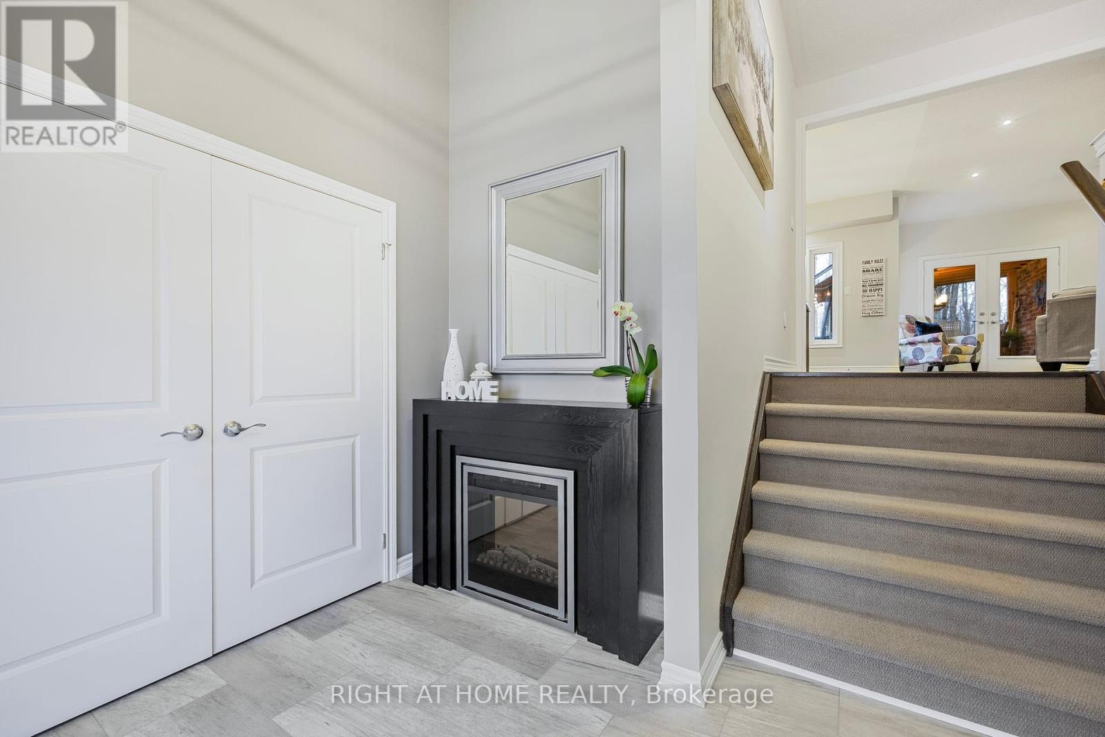 Property at 20 DIAMOND VALLEY DRIVE image 5